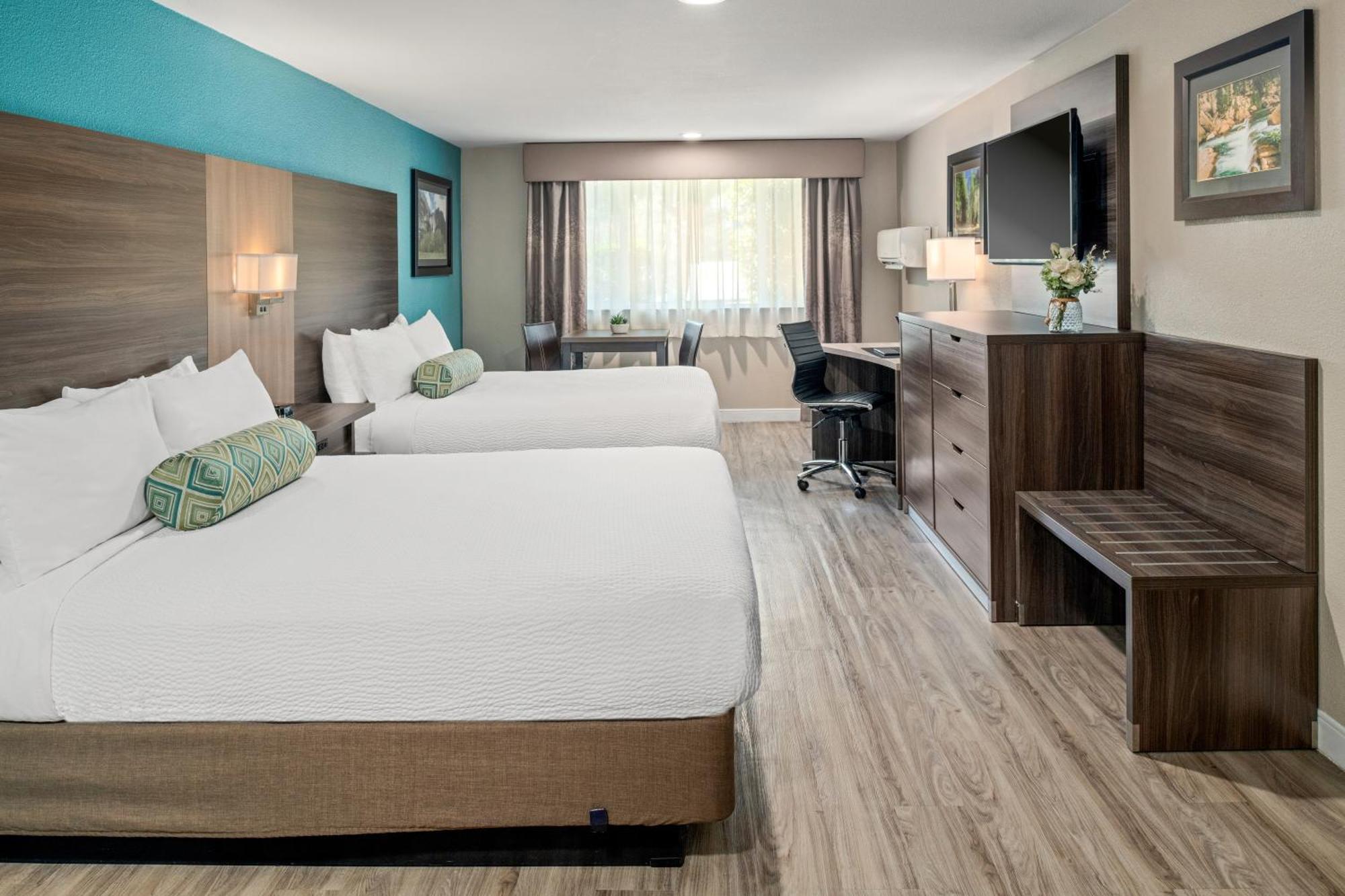 Yosemite Southgate Hotel & Suites Oakhurst Exterior photo
