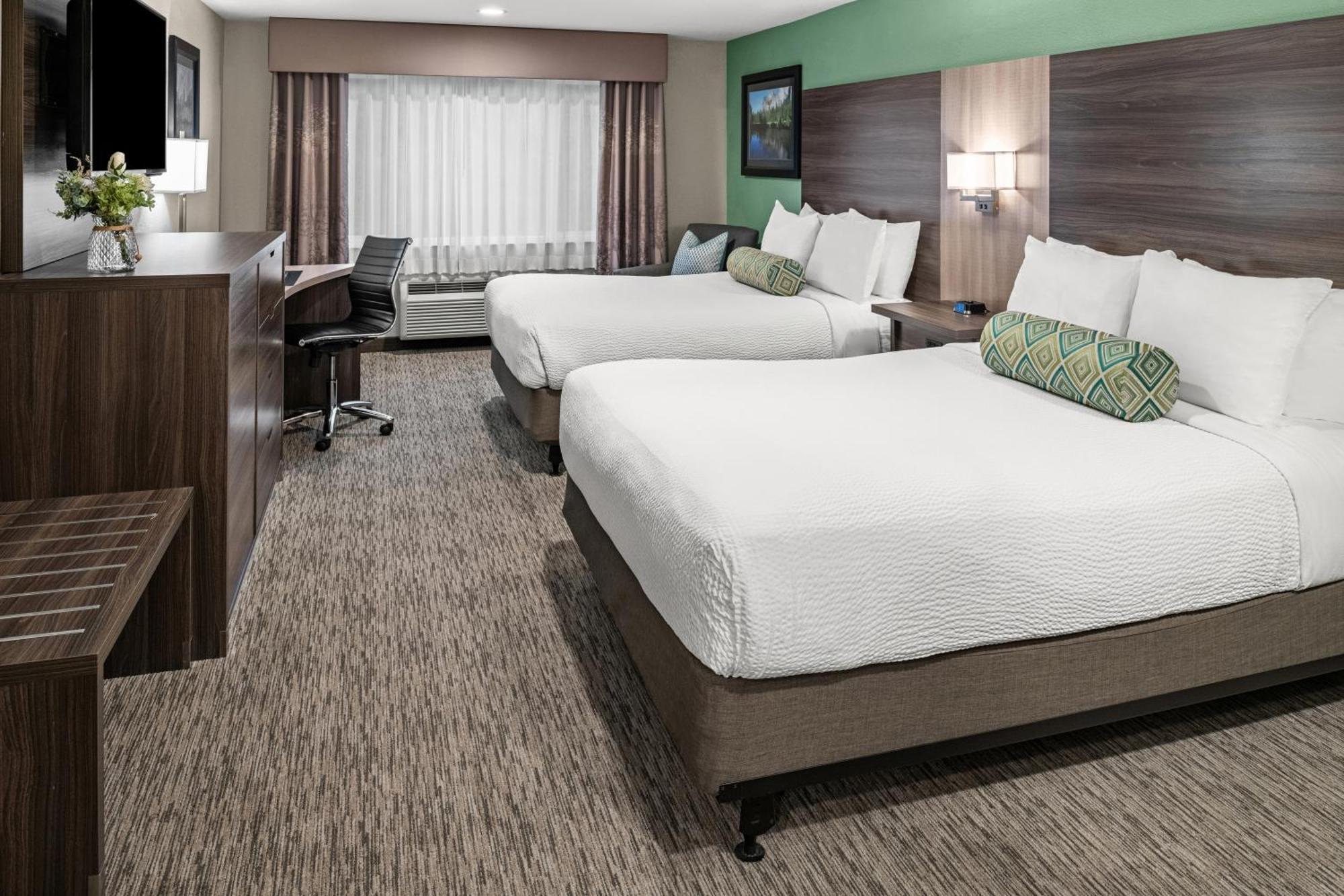 Yosemite Southgate Hotel & Suites Oakhurst Exterior photo